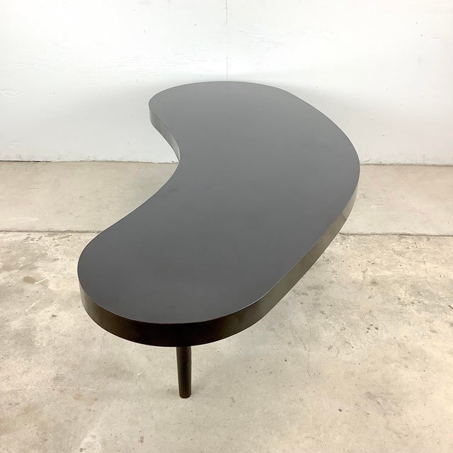 Mid-Century Modern Vintage Atomic Modern Kidney-Shaped Coffee Table in Black Laminate For Sale - Image 3 of 12