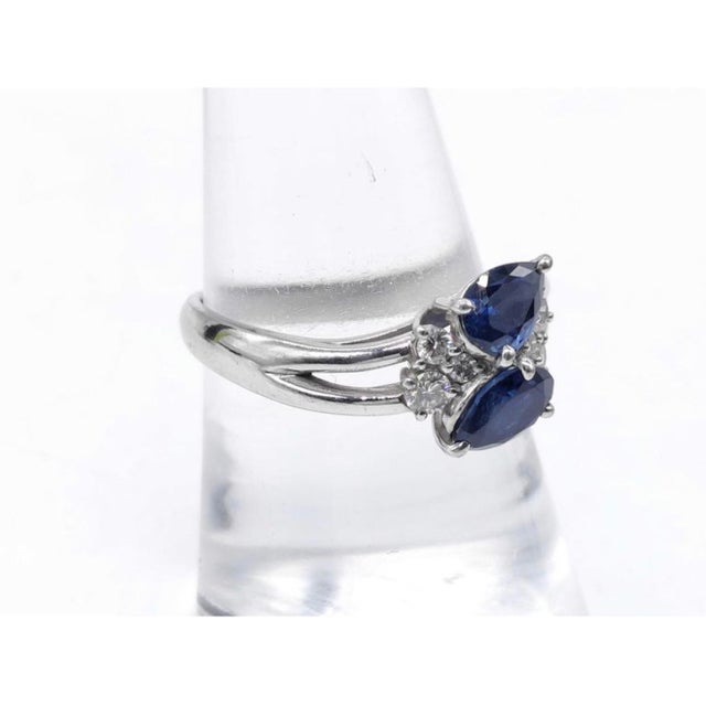 Platinum Sapphire & Diamond Moi Et Toi Crossover Ring For Sale In New York - Image 6 of 10