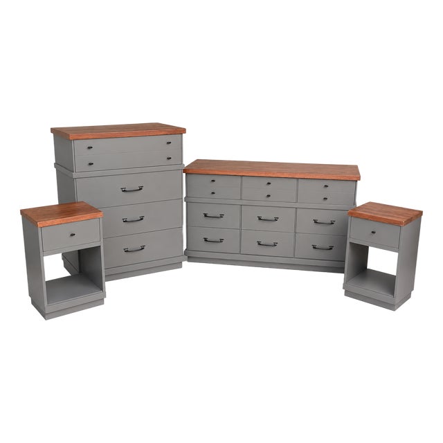 Refinished Mid-Century Modern 4-Piece Bedroom Set in Soft Gray & Natural Wood – Dresser, Chest & Pair of Nightstands For Sale