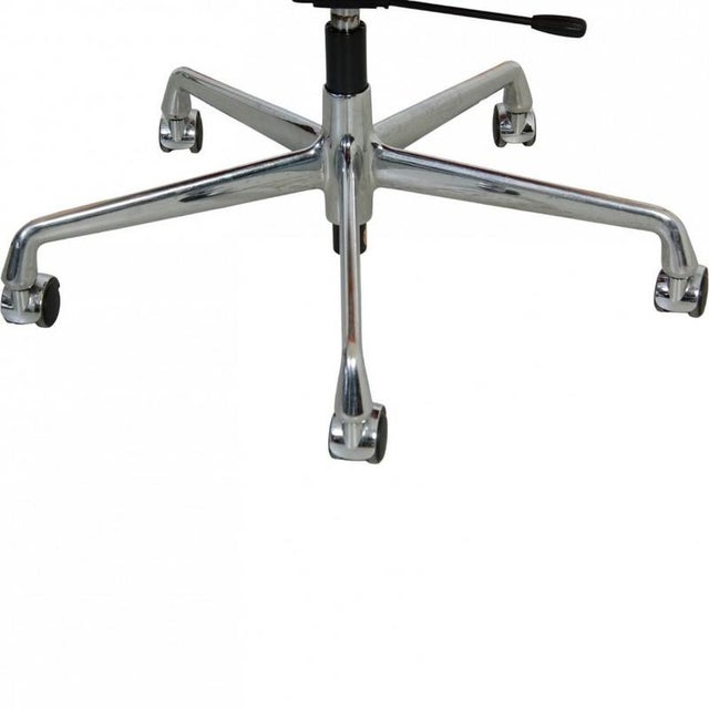 EA-117 Office Chair in Red Leather by Charles Eames, 2000s For Sale - Image 10 of 18