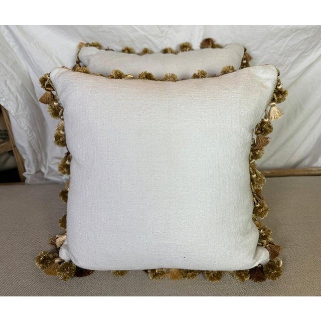 Elegant White Linen Pillows by Melissa Levinson, Rococo Style, Usa For Sale In Los Angeles - Image 6 of 6