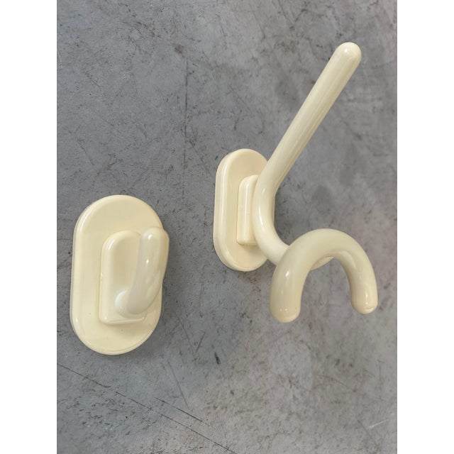 Plastic Vintage Coat Racks by Alto, Italy, 1970s, Set of 4 For Sale - Image 7 of 8