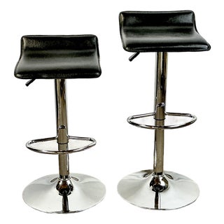 190s Vintage Modern Contemporary Italian Style Leather & Chrome Barstools - A Pair For Sale
