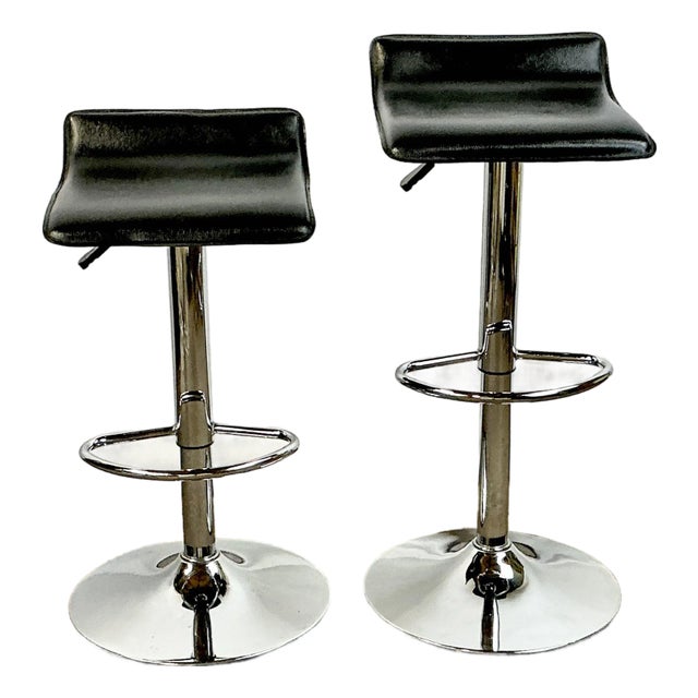 1990s Vintage Modern Contemporary Italian Style Leather & Chrome Barstools - A Pair For Sale