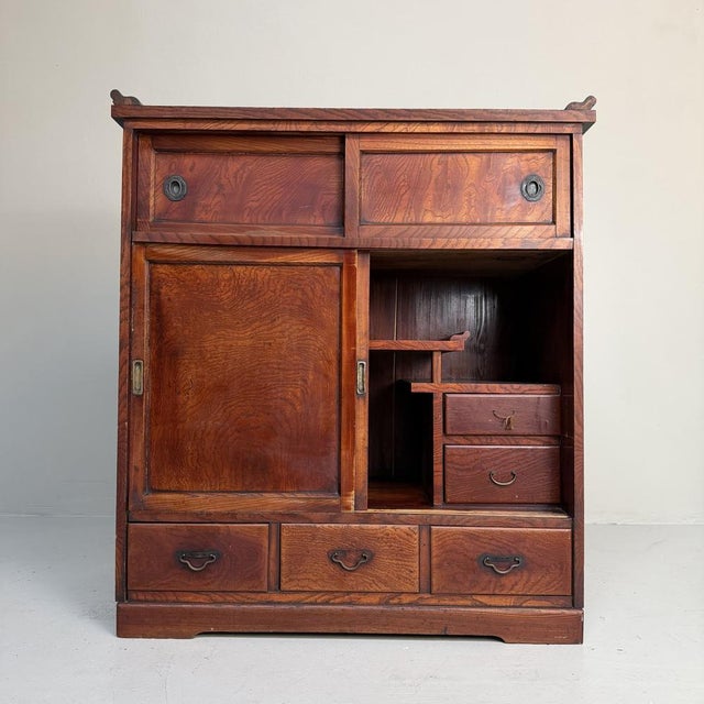 1920s Japanese Tea Cabinet, 1910s-1920s For Sale - Image 5 of 17