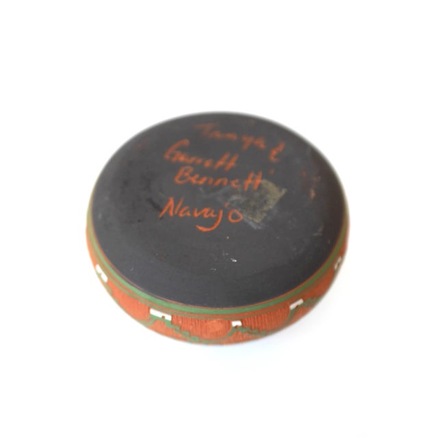 1970s Vintage Navajo Pottery Ceramic Vase with Glazing from Tanya & Garrett Bennett, 1970s For Sale - Image 5 of 10