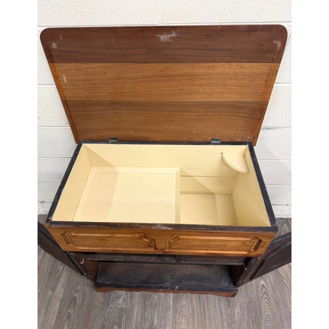Victorian Antique Victorian French Provincial Louis XV Walnut Bedside Commode Cabinet For Sale - Image 3 of 10