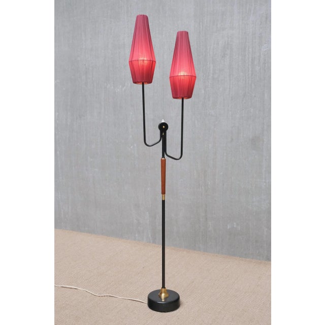 Swedish Modern Floor Lamp in Metal and Brass with Teak, 1950 For Sale - Image 4 of 13
