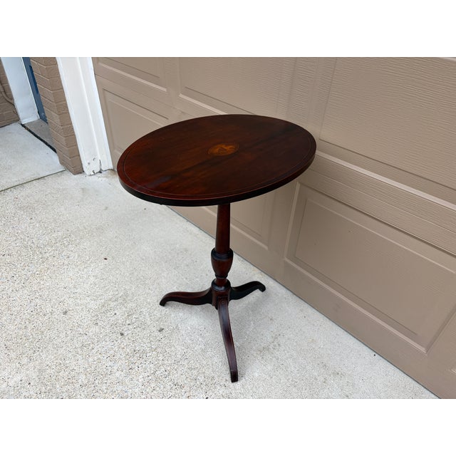1930s 1938 American Museum Collection Federal Mahogany Tilt-Top Table With Eagle Inlay For Sale - Image 5 of 17