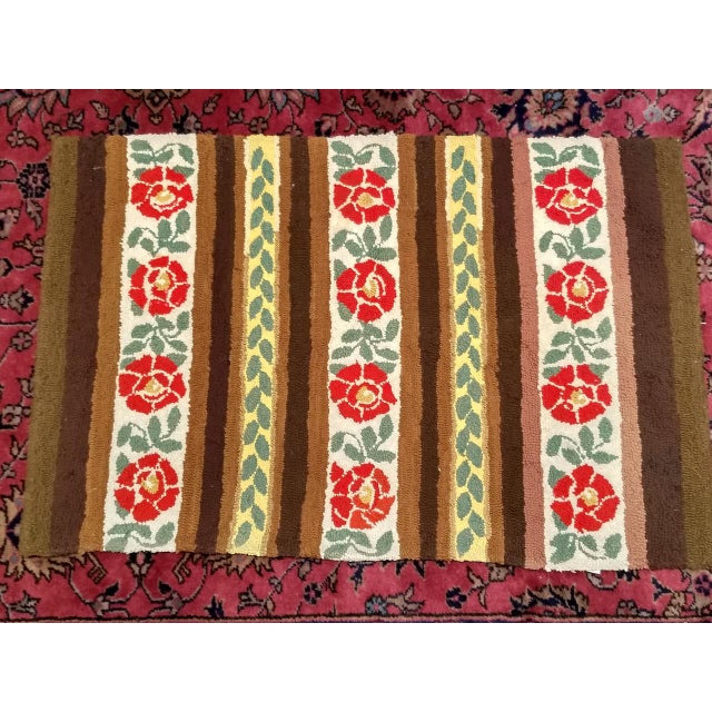 Vintage Hand-Hooked Rug, Banded Floral Pattern, American Folk Art, 3x4 For Sale - Image 9 of 9