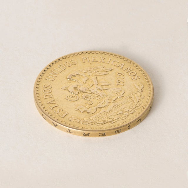 Early 20th Century Early 20th Century 24k Pure Gold Mexico 1919 20 Pesos Aztec Calendar Coin For Sale - Image 5 of 7