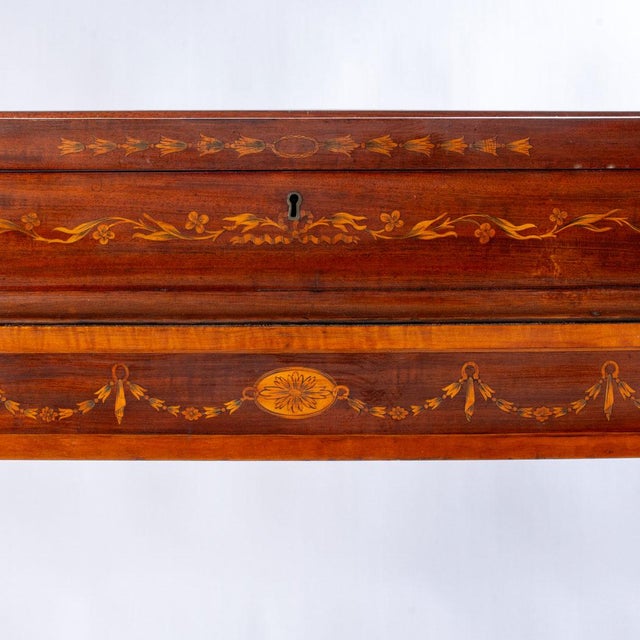Traditional Early 20th Century Wonderful Inlaid Mahogany Vitrine For Sale - Image 3 of 18