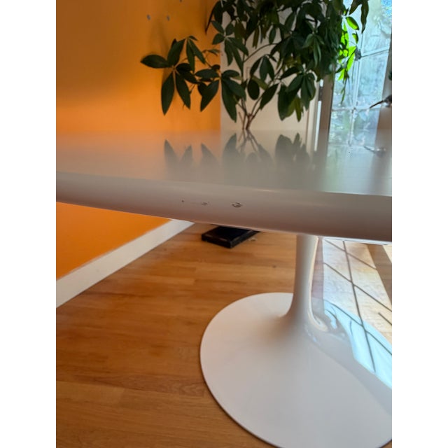 Authentic Eero Saarinen for Knoll Oval Tulip Dining Table, White For Sale In Sacramento - Image 6 of 7