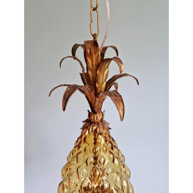 1960s Pineapple Pendant Light in Gold Metal and Amber Glass, Italy, 1960 For Sale - Image 5 of 17