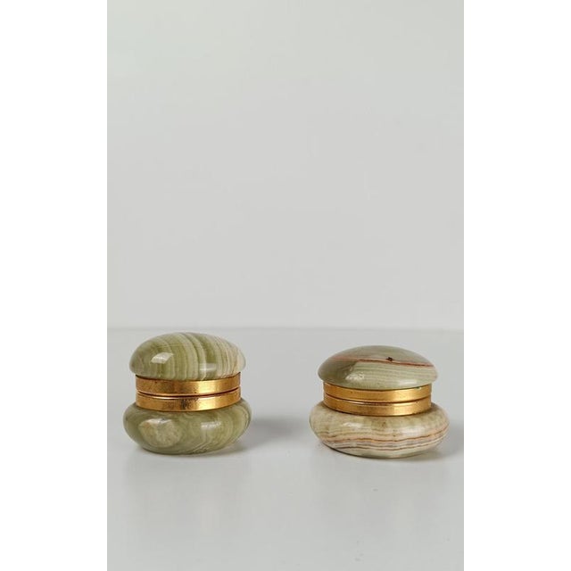 1970s Mid-Century Modern Pill Boxes in Green Onyx Marble and Gilt Metal, 1970s, Set of 2 For Sale - Image 5 of 18