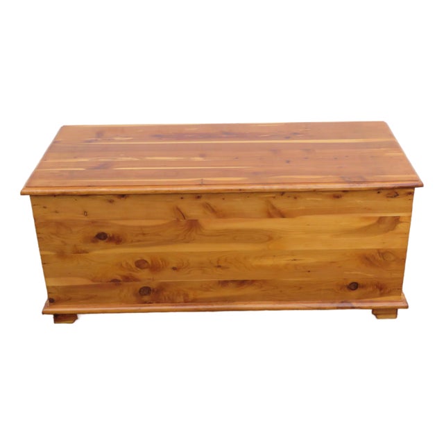 Late 20th Century Solid Cedar Hope Chest Blanket Trunk Bench 6175 For Sale