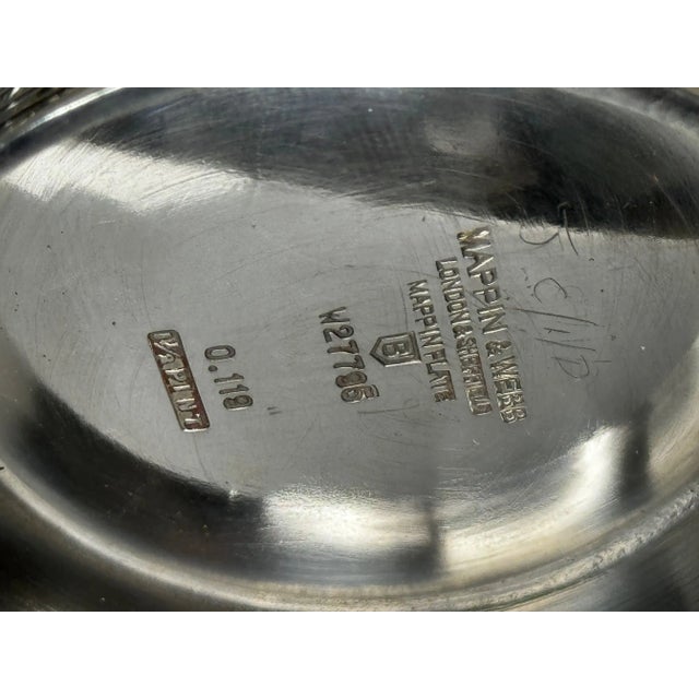 1930s English Silver Plate Mappin & Webb Art Deco Cocktail Shaker Designed by Keith Murray For Sale - Image 11 of 11