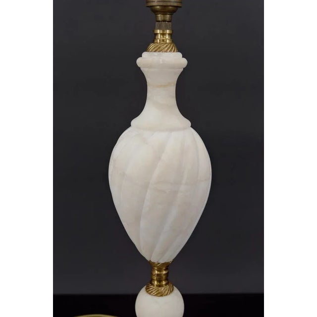 1950s Neoclassical Lamp in Alabaster and Bronze, Italy, 1950s For Sale - Image 5 of 9