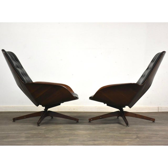Mid-Century Modern 1960s George Mulhauser Mr. Lounge Chairs and Ottoman - 3 Pieces For Sale - Image 3 of 11