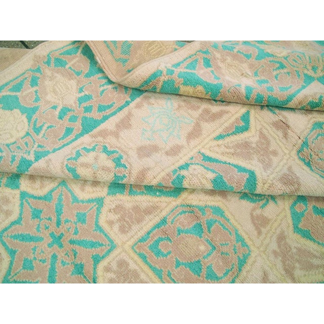 Galerie Shabab Collection Early 20th Century Indian Cotton Agra Room Size Carpet For Sale In New York - Image 6 of 7