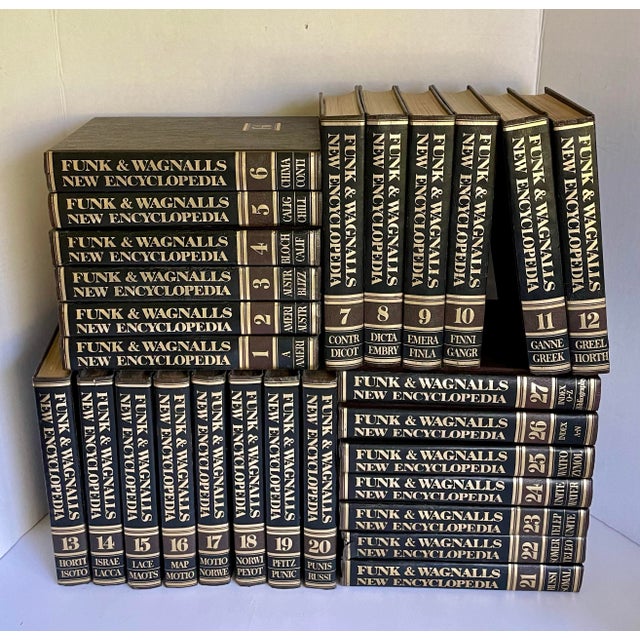 1975 Complete Funk & Wagnalls "New Encyclopedia" 27 Volume Set For Sale - Image 12 of 12