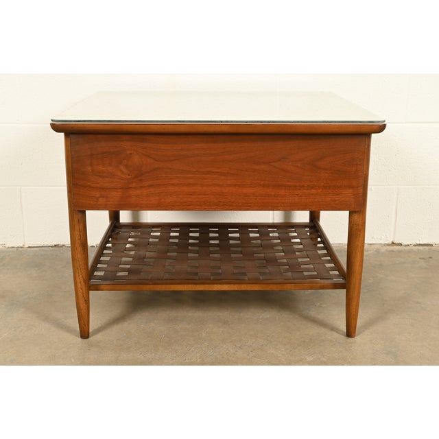 Paul McCobb Style Mid-Century Modern Walnut and Woven Shelf End Table by Lane, Circa 1960s For Sale - Image 16 of 17
