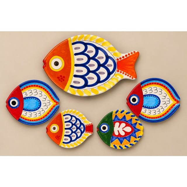 Mid-Century Italian Hand Painted Desimone Family of Ceramic Fish Plates -Set of 5 For Sale - Image 9 of 10