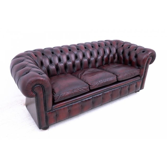 Chesterfield sofa, Western Europe, mid-19th century 20th century. Very good condition. dimensions: height 80 cm seat...