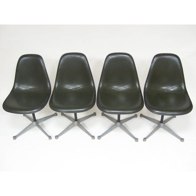 Set of Eames upholstered side chairs by Herman Miller For Sale In Chicago - Image 6 of 8