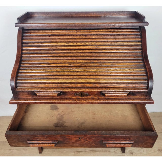 Wood Edwardian Writing Desk in Oak, 1910 For Sale - Image 7 of 18