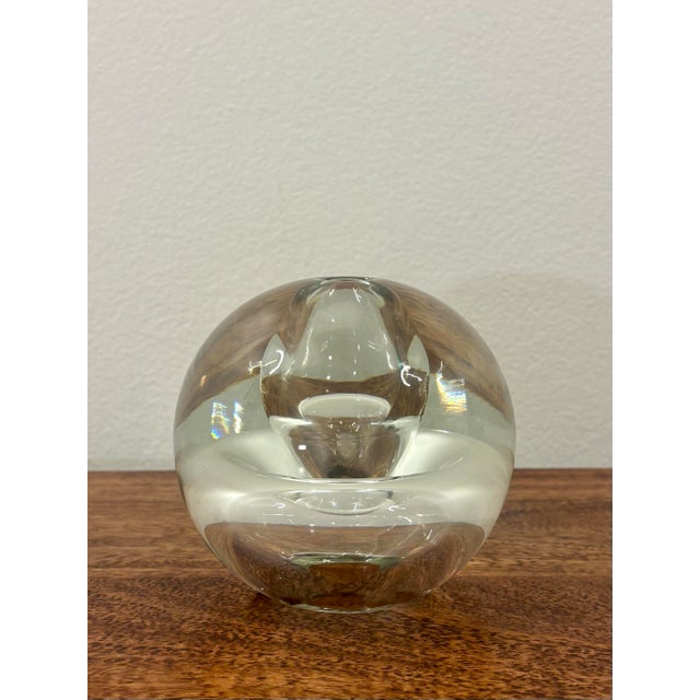 1960s Scandinavian Modern Blown Glass Sphere Bud Vase For Sale In Miami - Image 6 of 7