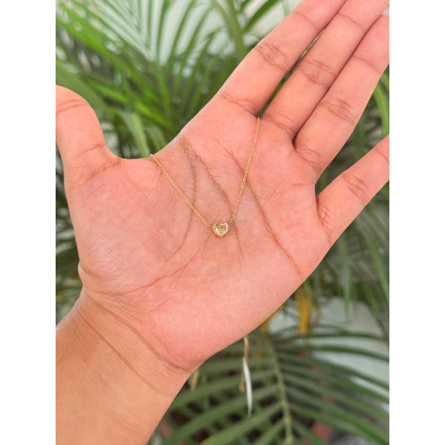 Prong-Set 1Carat Natural Yellow Diamond Heart Necklace in 18k Yellow Gold For Sale In New York - Image 6 of 17