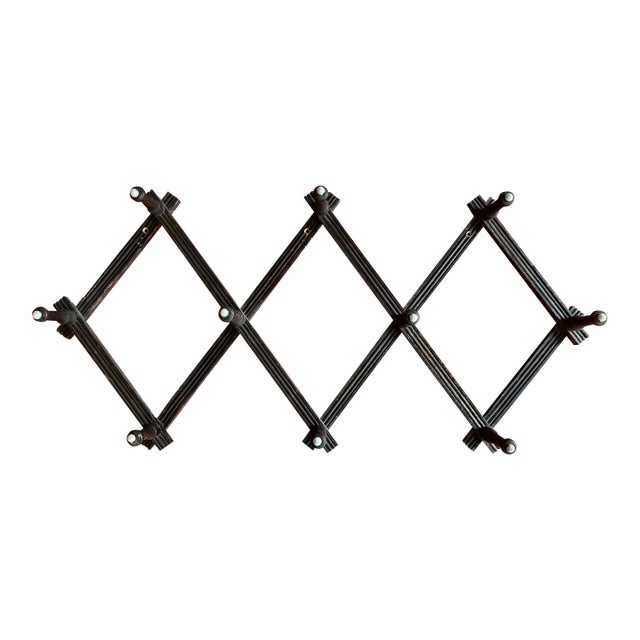 Antique 19th Century Reeded Wood and Turned Peg Adjustable Accordion X-Form Wall Mounted Coat Rack or Hooks for Scarves and Hats For Sale