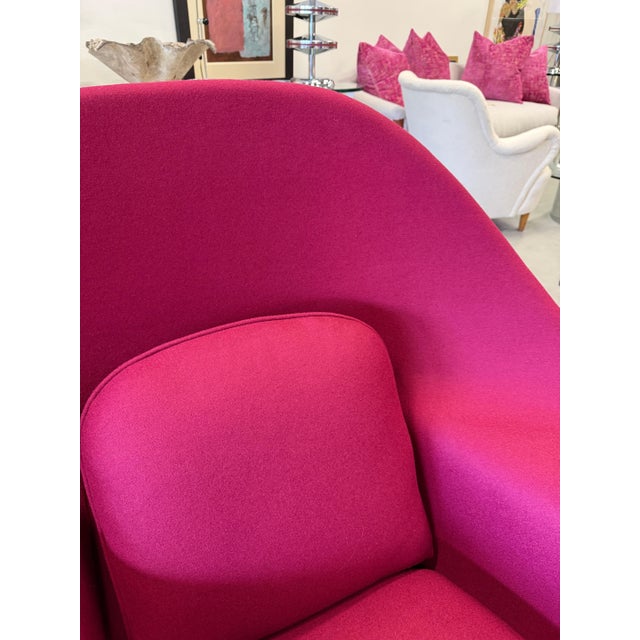 1966 Eero Saarinen for Knoll Womb Chair w/newer Ottoman Reupholstered For Sale - Image 16 of 17