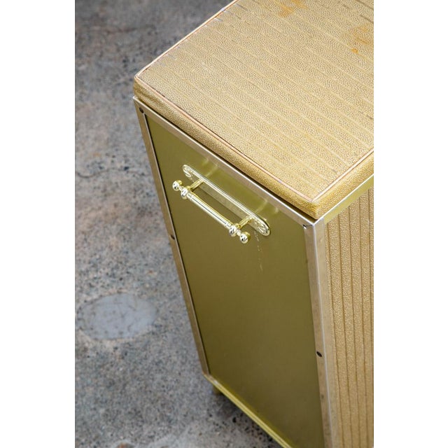 Mid Century Modern Laundry Basket Metal Caddy Gold Vintage MCM Lift Top Bright For Sale - Image 10 of 10