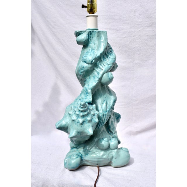 Hollywood Regency Vintage Sirmos Table Lamp With Coastal Conch Shell Motif For Sale - Image 3 of 6