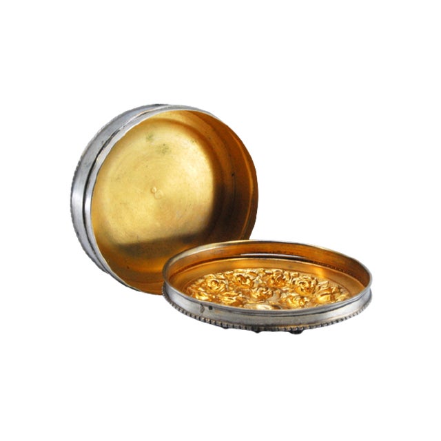 Silver Silver Box with Rose-Shaped Relief For Sale - Image 8 of 10