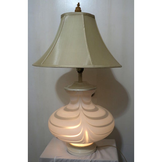 Glass Ethan Allen Vintage Nailsea White Three-Way Switch Table Lamp For Sale - Image 7 of 12