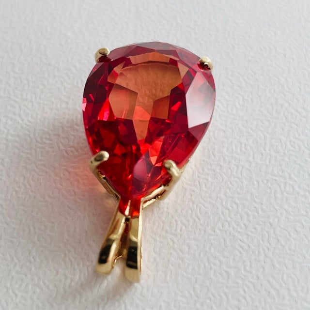 Mid-Century Modern Vintage Clyde Duneier 10k Gold 13-Carat Padparadscha Sapphire Pear Pendant For Sale - Image 3 of 12