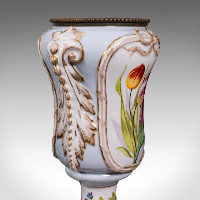 1900s Antique Victorian French Ceramic Mantlepiece Vase For Sale - Image 10 of 13