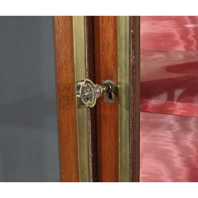 Wood 1st Part 20th Century Louis XV Transition Mahogany Display Case For Sale - Image 7 of 18