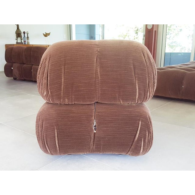 1970s Camaleonda Modular Chairs and Ottoman in Brown Corduroy by Mario Bellini for C&B Italia, 1970s, Set of 5 For Sale - Image 5 of 18