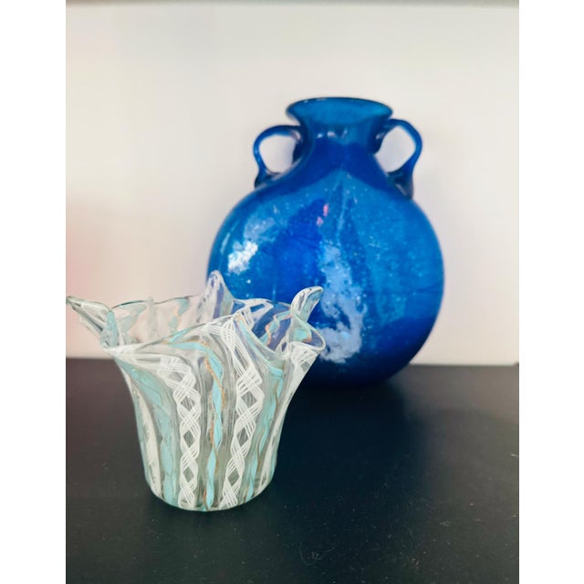 1940s Venini Fazzoletto Vase Attributed to Fulvio Bianconi in Zanfirico Filigree, 1940's For Sale - Image 5 of 5