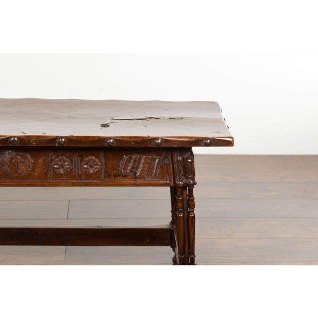 English 1820s Georgian Period Walnut Bench with Lift Top and Cross Motifs For Sale - Image 10 of 12