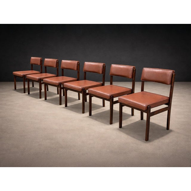 Sergio Rodrigues Set of Six “Tião” Dining Chairs in Rosewood by Sergio Rodrigues, Brazil, 1959 - Lot 821A For Sale - Image 4 of 14