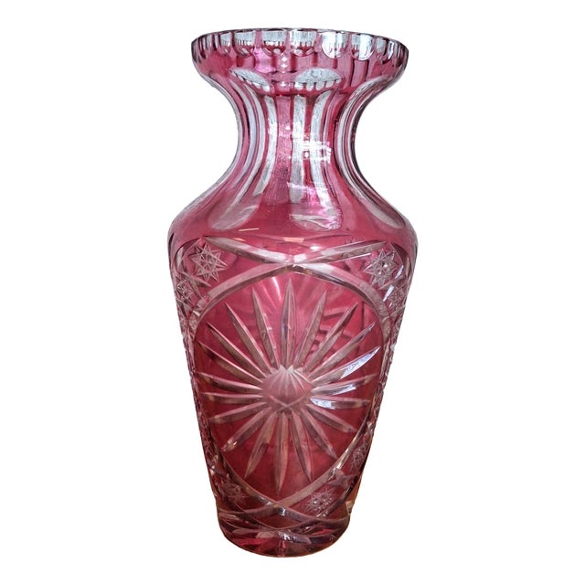 Large Bohemian Belle Époque Wheel-Cut Red Overlay Crystal Vase, 1890s For Sale