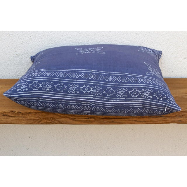 1990s Large 24" Sq Indigo Jaipur Blockprint Linen Pillow Cover For Sale - Image 5 of 6