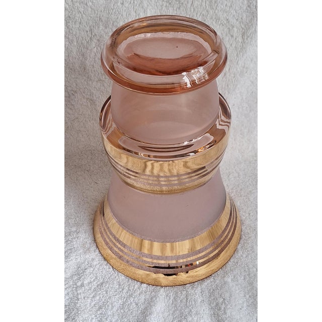 Art Deco Glass Vase from the 1930s, Made of Pink Glass with Gold Painting, by Boom. For Sale - Image 4 of 5