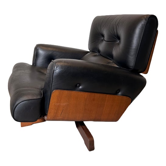 Menilo Taro Model 401 Lounge Chair by Cinova, Italy, 1964 For Sale