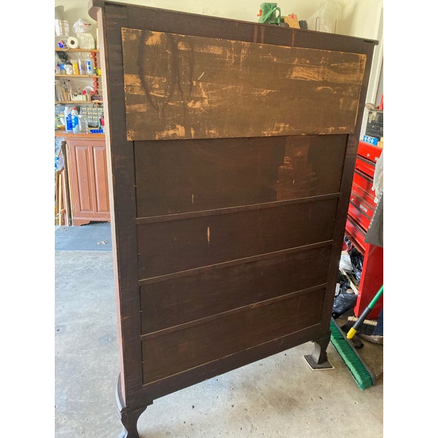 Late 18th Century Quartersawn Oak Curved Glass Curio Cabinet For Sale - Image 18 of 18